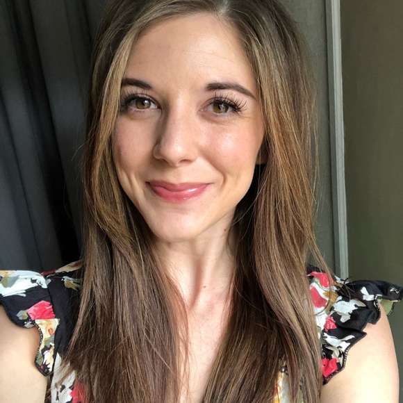 Meet your Posher, Nikki - Picture 1 of 2